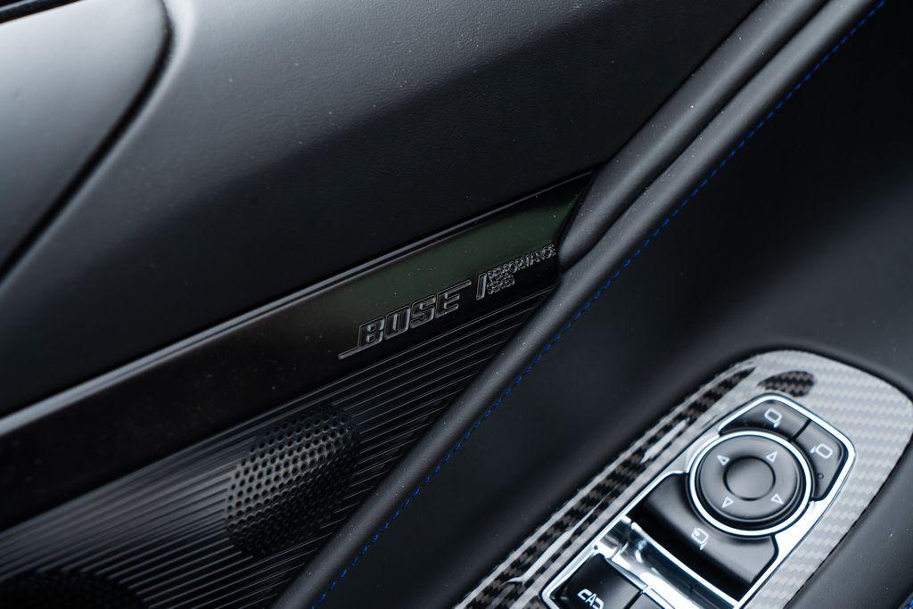 http://www.koenigseggchicago.com/galleria_images/94/94_p39_l.jpg