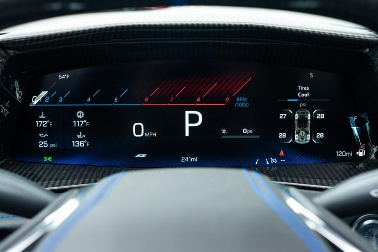http://www.koenigseggchicago.com/galleria_images/94/94_p45_f.jpg