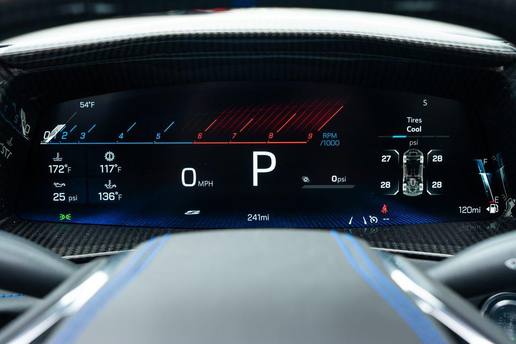 http://www.koenigseggchicago.com/galleria_images/94/94_p45_l.jpg