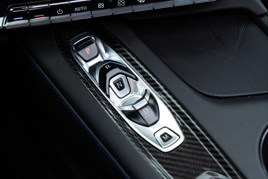http://www.koenigseggchicago.com/galleria_images/94/94_p52_l.jpg