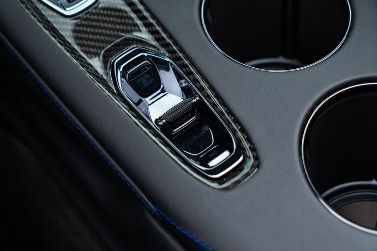 http://www.koenigseggchicago.com/galleria_images/94/94_p53_f.jpg