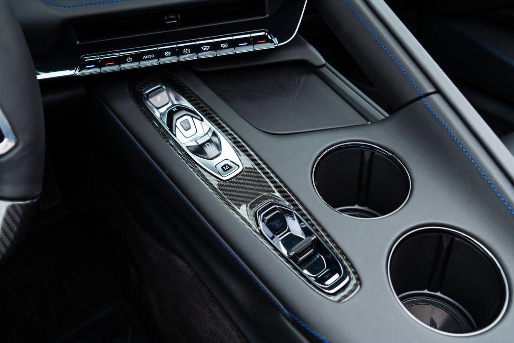 http://www.koenigseggchicago.com/galleria_images/94/94_p54_l.jpg