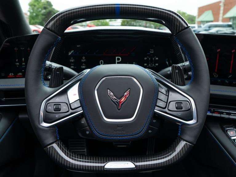 http://www.koenigseggchicago.com/galleria_images/94/94_p5_f.jpg