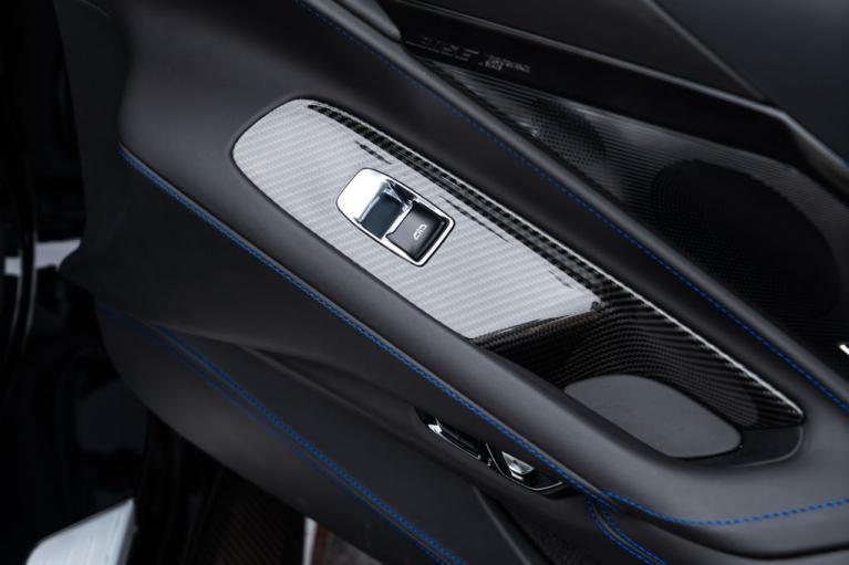 http://www.koenigseggchicago.com/galleria_images/94/94_p60_f.jpg
