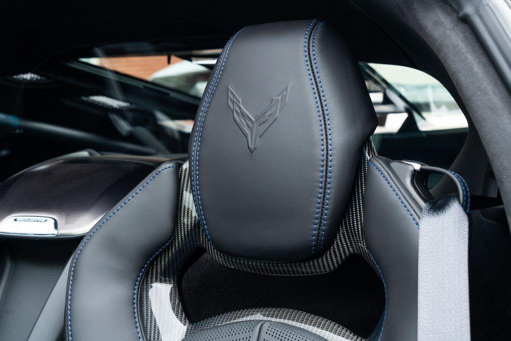 http://www.koenigseggchicago.com/galleria_images/94/94_p6_l.jpg