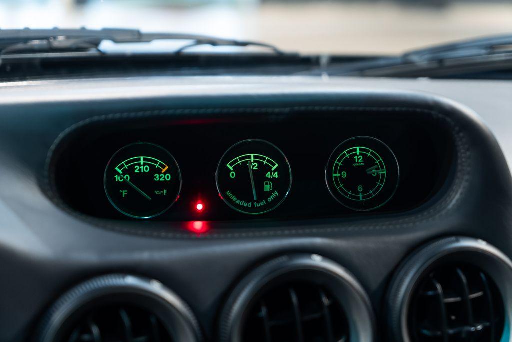 http://www.koenigseggchicago.com/galleria_images/95/95_p30_l.jpg