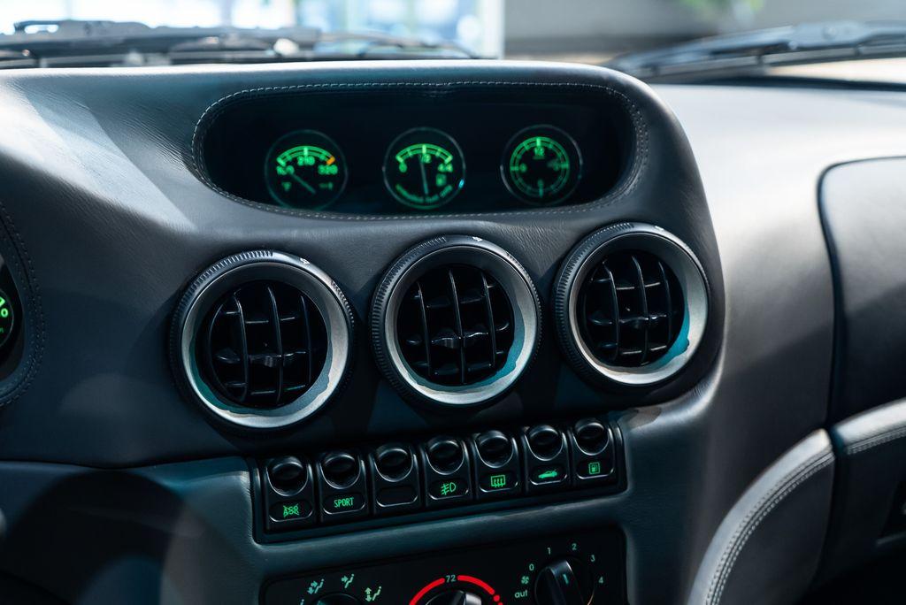 http://www.koenigseggchicago.com/galleria_images/95/95_p31_l.jpg