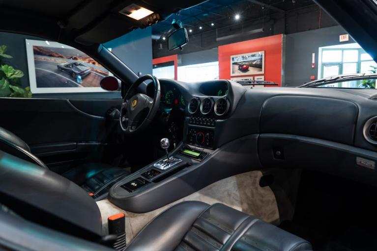 http://www.koenigseggchicago.com/galleria_images/95/95_p39_f.jpg