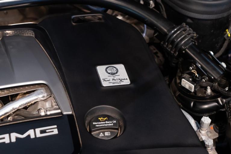 http://www.koenigseggchicago.com/galleria_images/96/96_p23_f.jpg