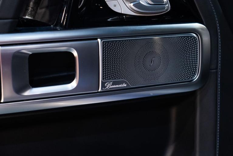 http://www.koenigseggchicago.com/galleria_images/96/96_p27_f.jpg