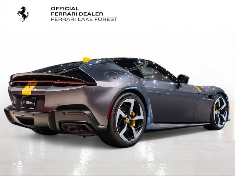 http://www.koenigseggchicago.com/galleria_images/97/97_p10_f.jpg