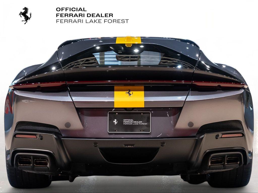 http://www.koenigseggchicago.com/galleria_images/97/97_p11_l.jpg