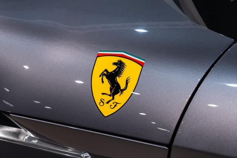 http://www.koenigseggchicago.com/galleria_images/97/97_p12_f.jpg