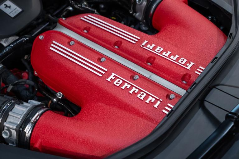 http://www.koenigseggchicago.com/galleria_images/97/97_p18_f.jpg