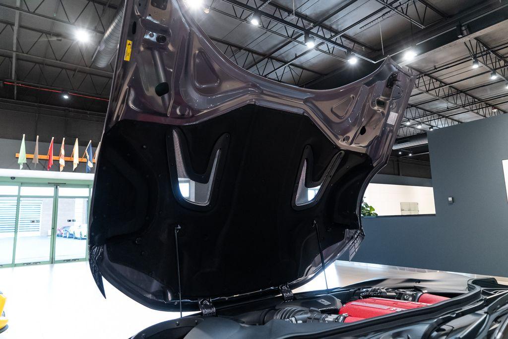 http://www.koenigseggchicago.com/galleria_images/97/97_p20_l.jpg