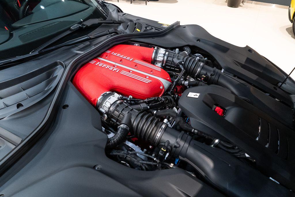 http://www.koenigseggchicago.com/galleria_images/97/97_p22_l.jpg