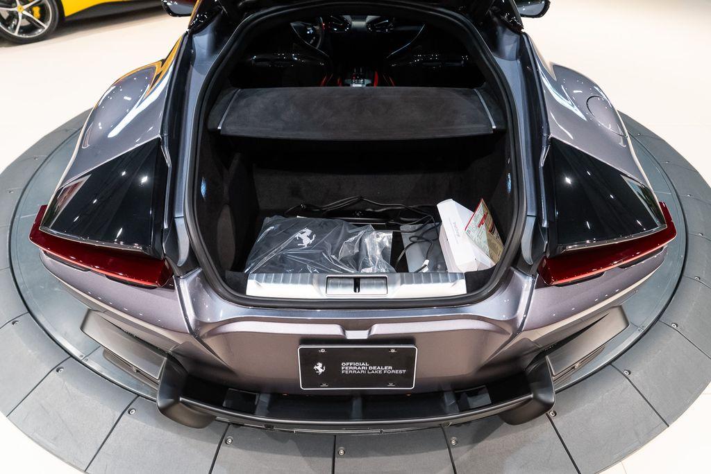 http://www.koenigseggchicago.com/galleria_images/97/97_p24_l.jpg