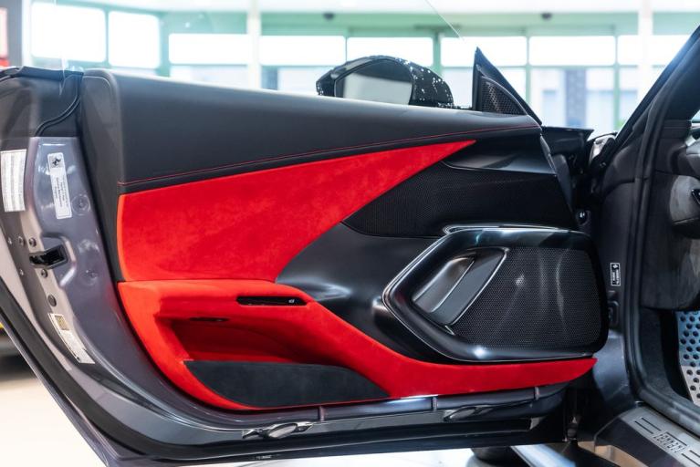 http://www.koenigseggchicago.com/galleria_images/97/97_p29_f.jpg