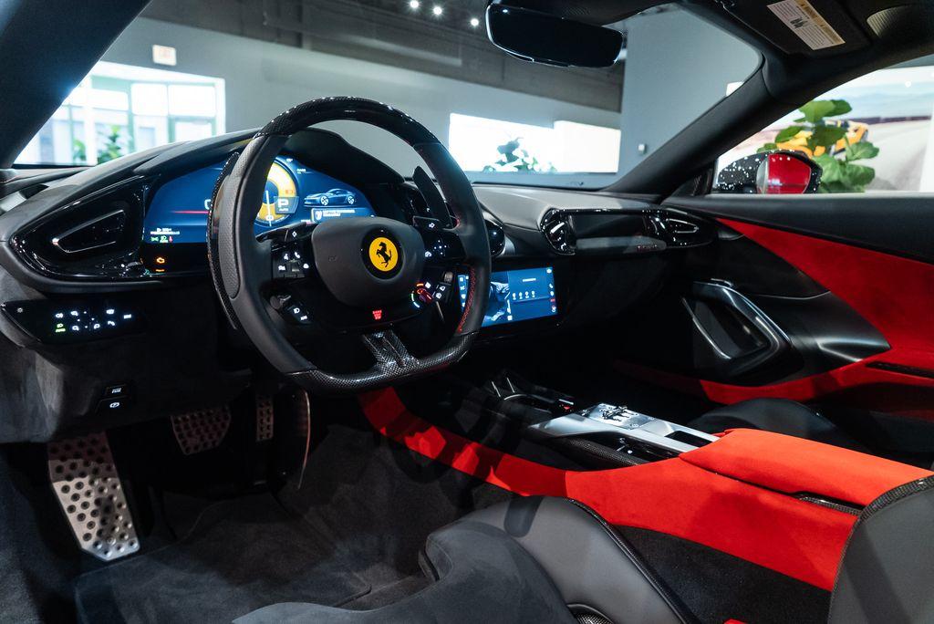 http://www.koenigseggchicago.com/galleria_images/97/97_p31_l.jpg