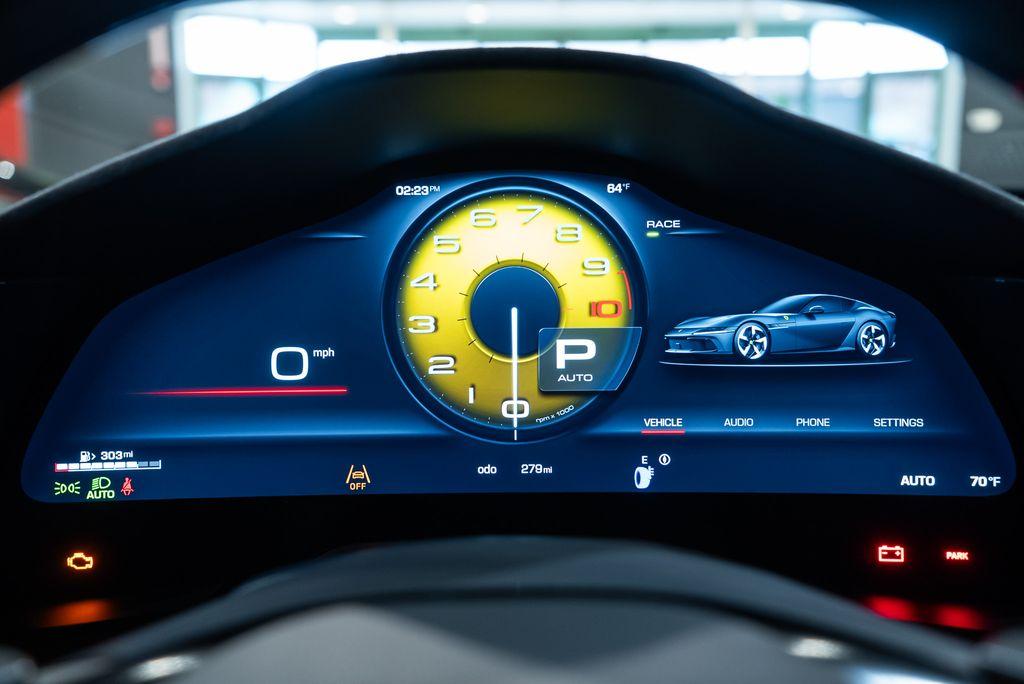 http://www.koenigseggchicago.com/galleria_images/97/97_p32_l.jpg