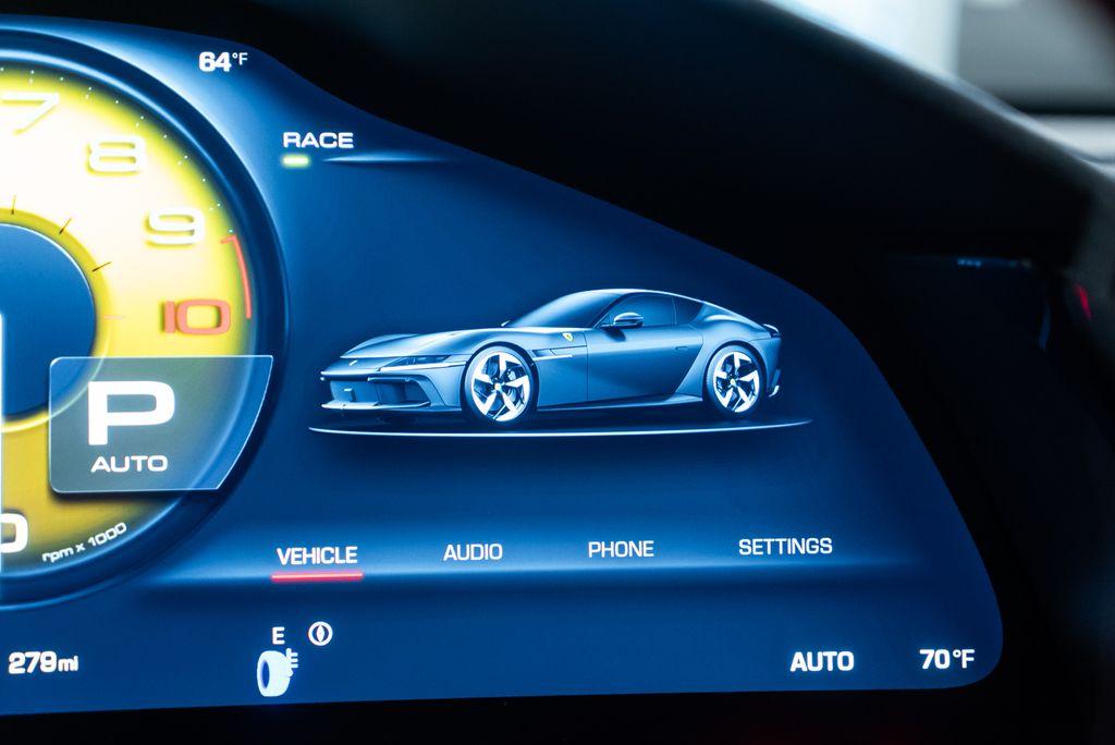 http://www.koenigseggchicago.com/galleria_images/97/97_p34_l.jpg