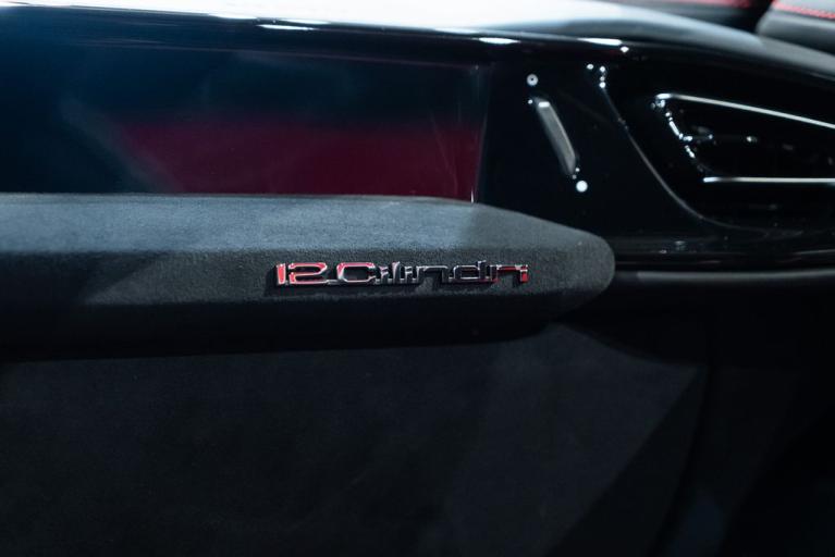 http://www.koenigseggchicago.com/galleria_images/97/97_p40_f.jpg