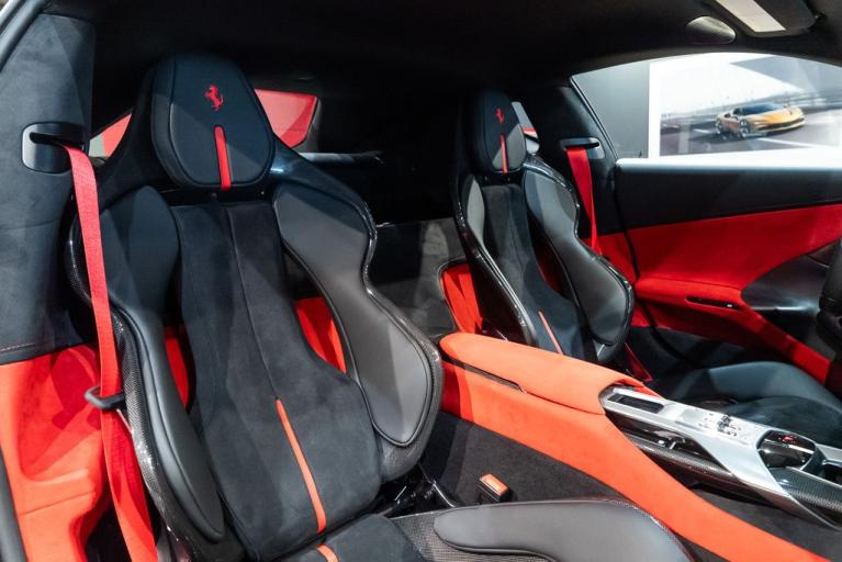 http://www.koenigseggchicago.com/galleria_images/97/97_p43_f.jpg