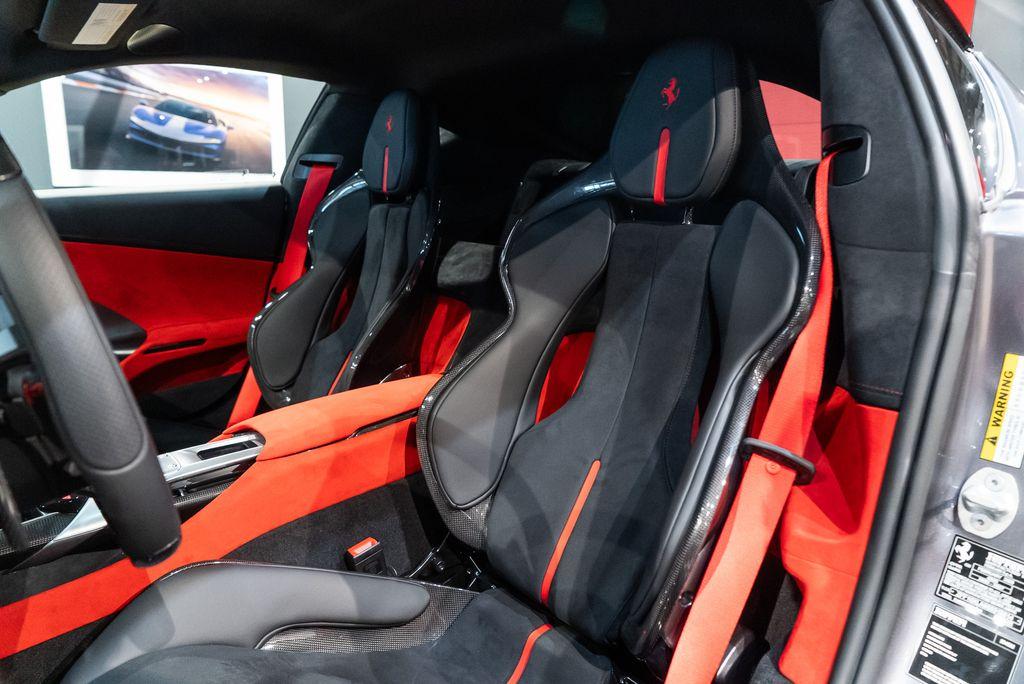 http://www.koenigseggchicago.com/galleria_images/97/97_p4_l.jpg