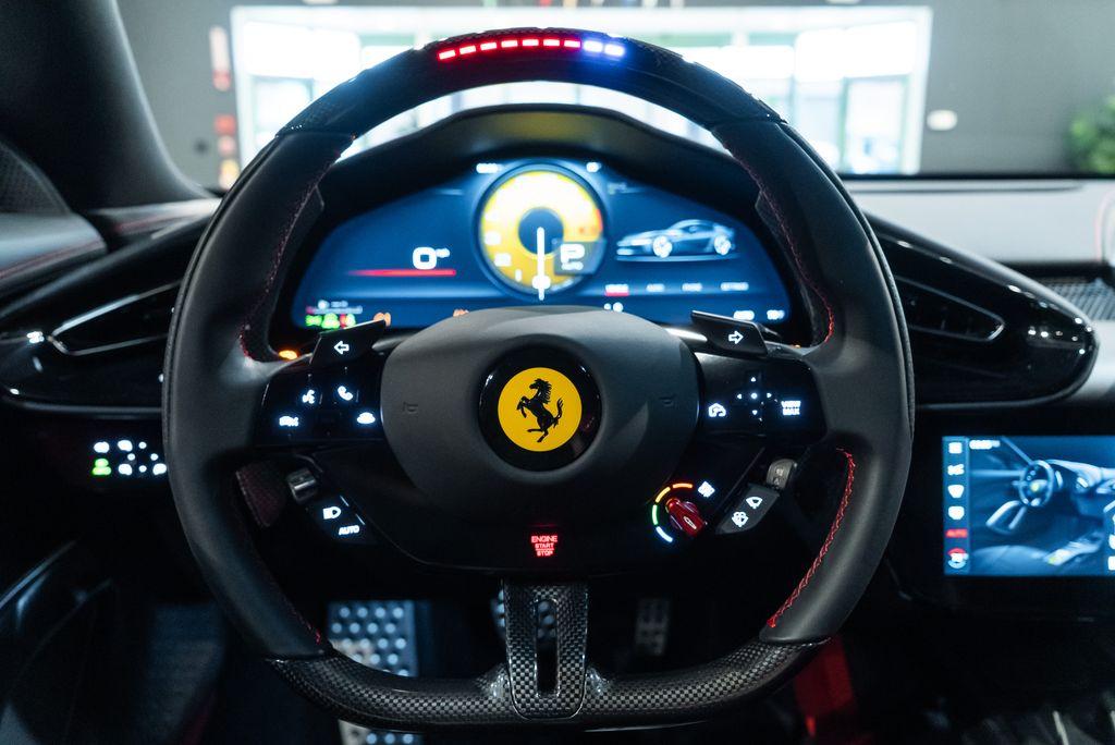 http://www.koenigseggchicago.com/galleria_images/97/97_p5_l.jpg