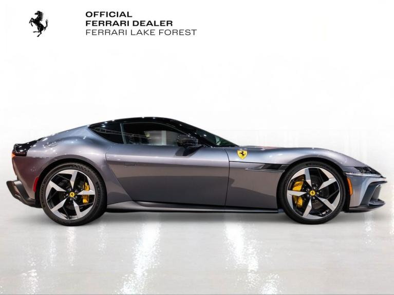 http://www.koenigseggchicago.com/galleria_images/97/97_p9_f.jpg
