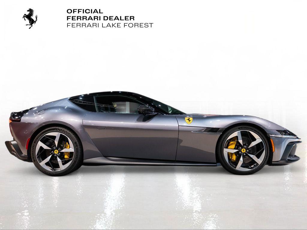 http://www.koenigseggchicago.com/galleria_images/97/97_p9_l.jpg