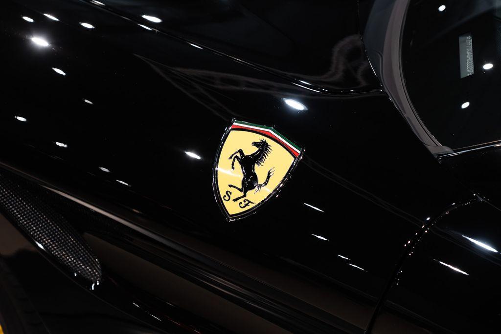 http://www.koenigseggchicago.com/galleria_images/98/98_p12_l.jpg
