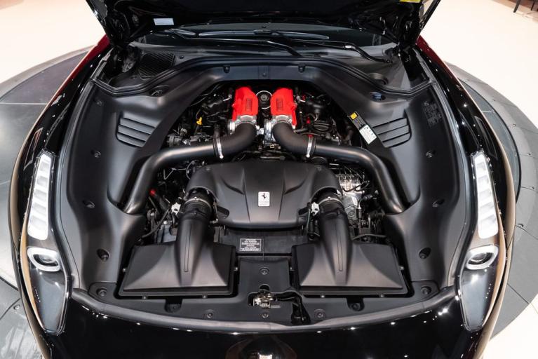 http://www.koenigseggchicago.com/galleria_images/98/98_p18_f.jpg