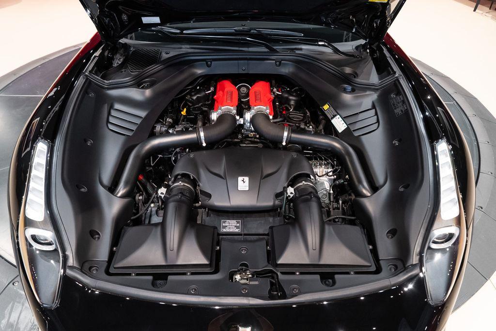 http://www.koenigseggchicago.com/galleria_images/98/98_p18_l.jpg