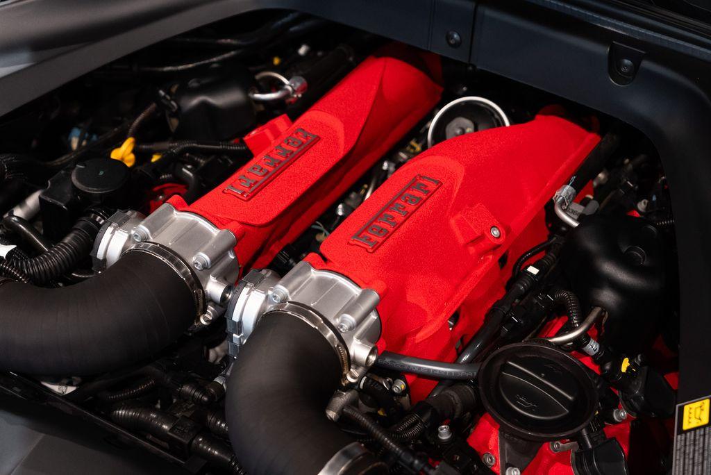 http://www.koenigseggchicago.com/galleria_images/98/98_p19_l.jpg