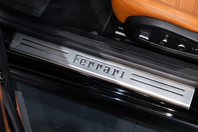 http://www.koenigseggchicago.com/galleria_images/98/98_p23_f.jpg