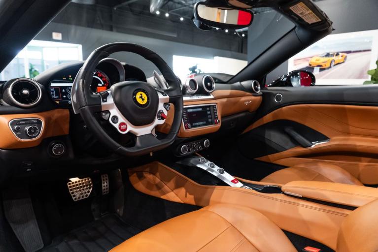 http://www.koenigseggchicago.com/galleria_images/98/98_p25_f.jpg