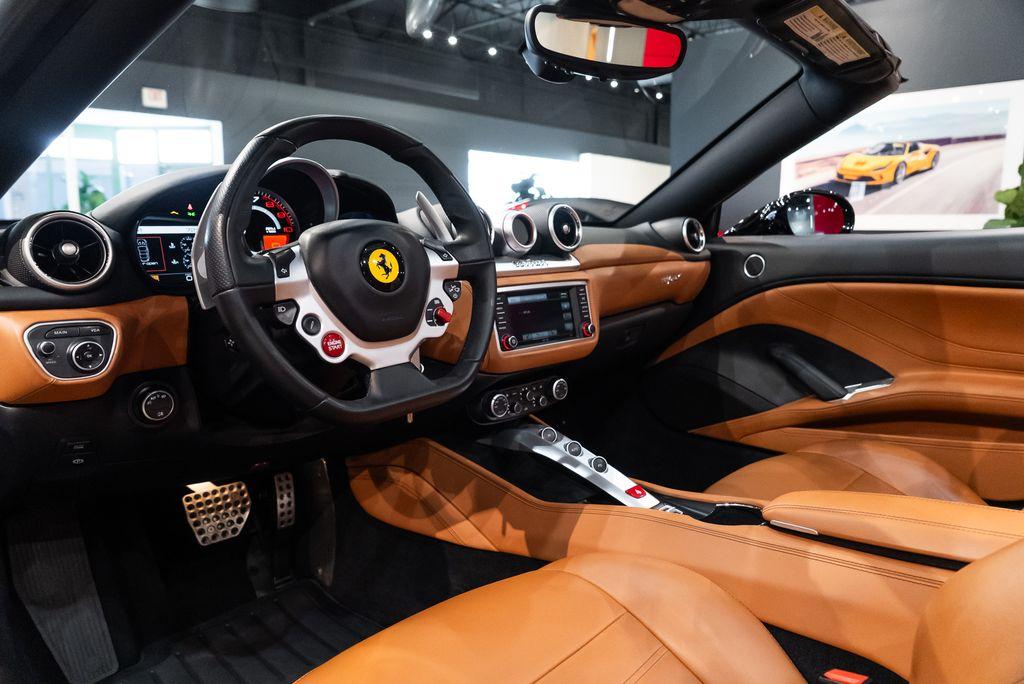 http://www.koenigseggchicago.com/galleria_images/98/98_p25_l.jpg