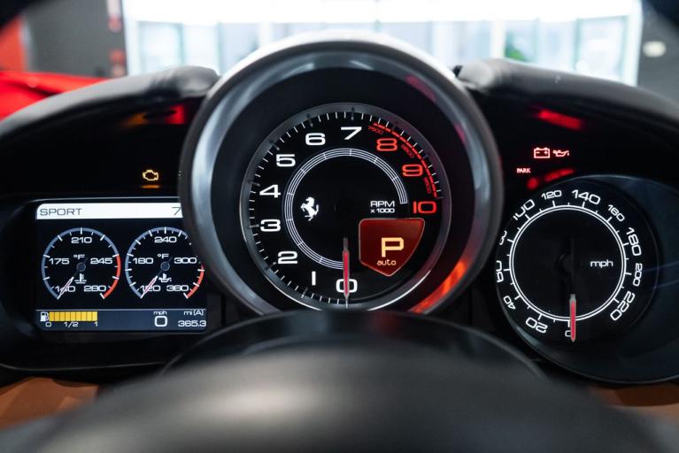 http://www.koenigseggchicago.com/galleria_images/98/98_p27_f.jpg