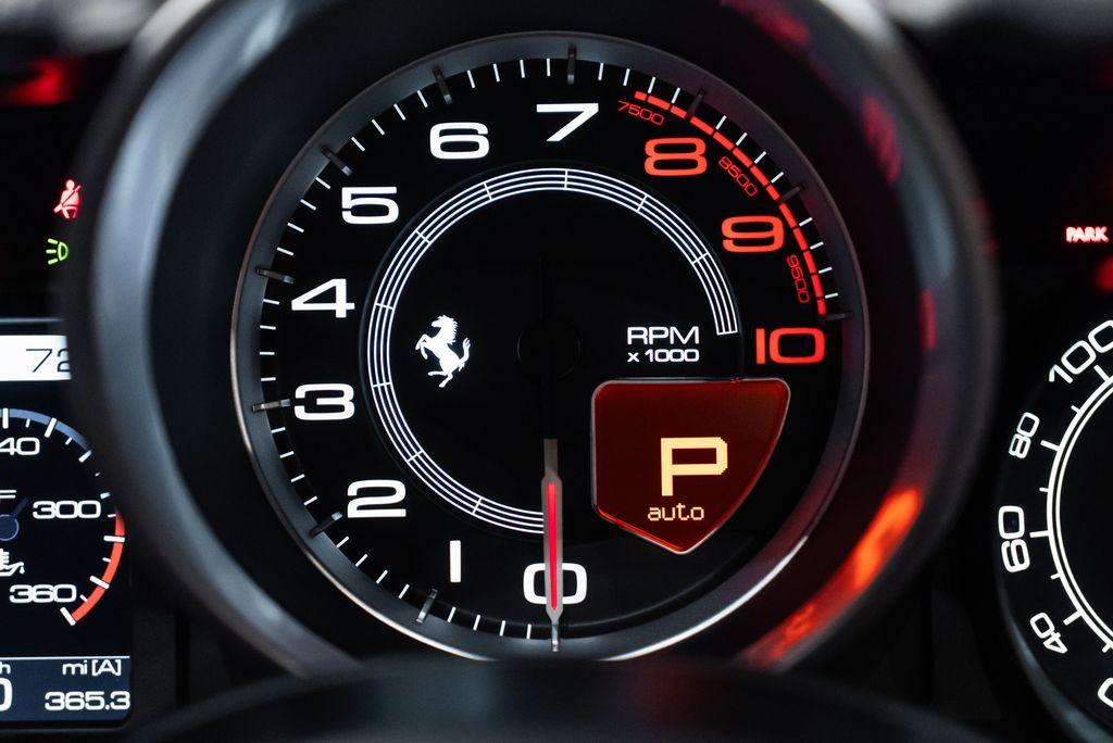 http://www.koenigseggchicago.com/galleria_images/98/98_p28_l.jpg