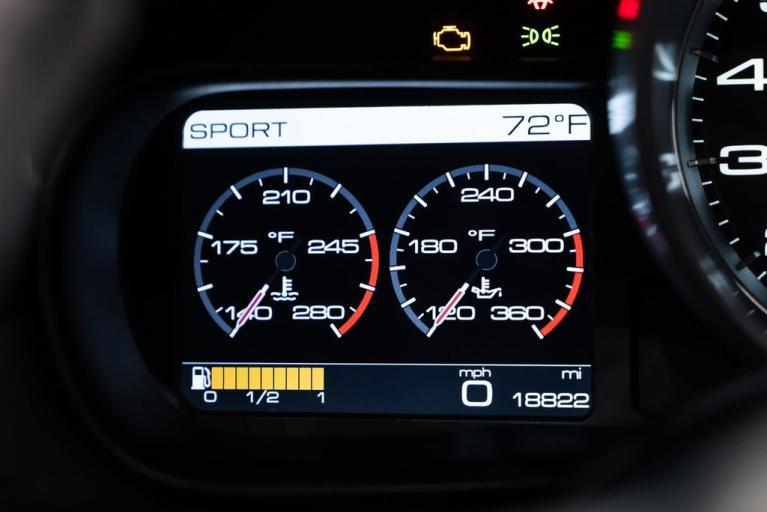 http://www.koenigseggchicago.com/galleria_images/98/98_p29_f.jpg