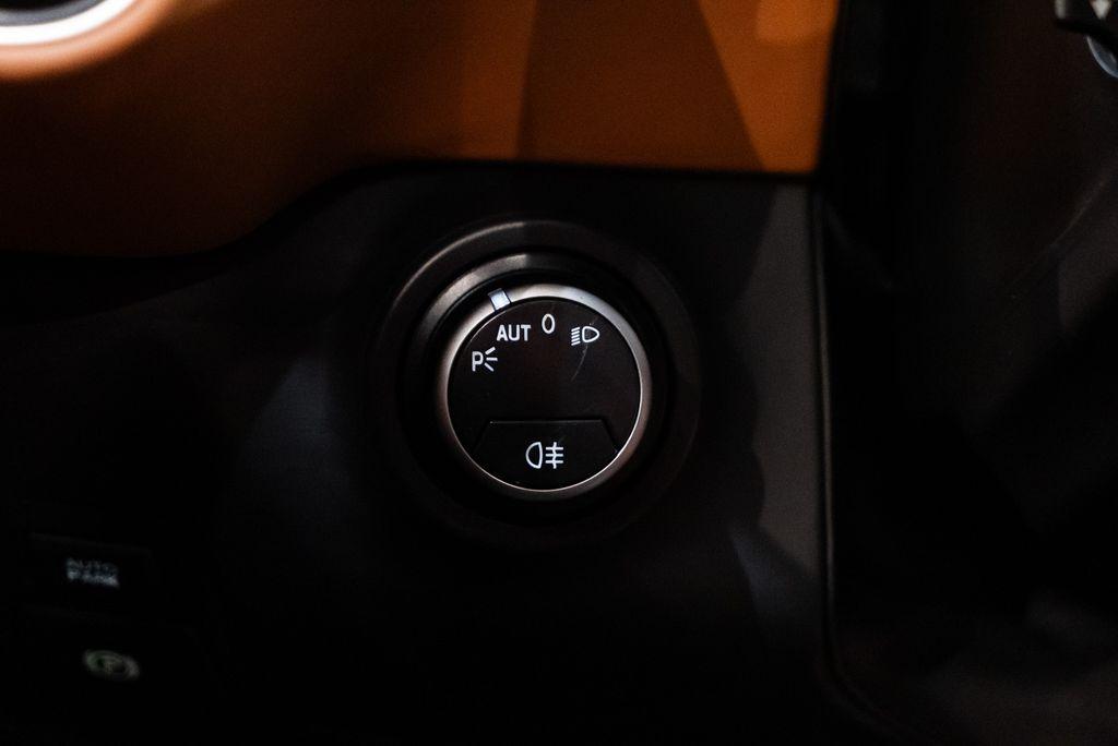 http://www.koenigseggchicago.com/galleria_images/98/98_p31_l.jpg