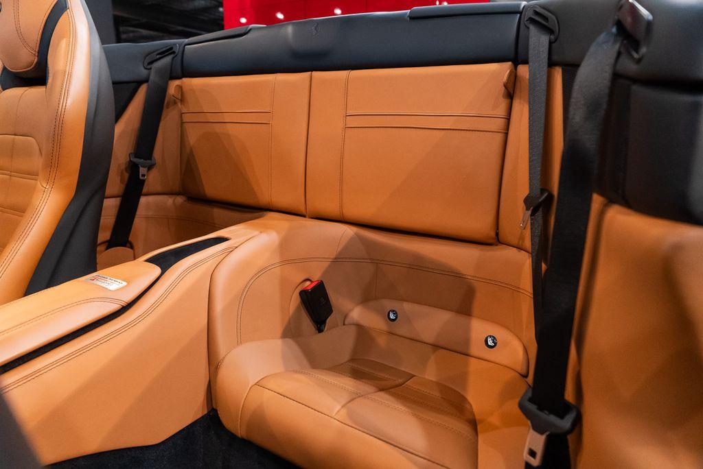 http://www.koenigseggchicago.com/galleria_images/98/98_p42_l.jpg