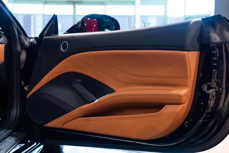 http://www.koenigseggchicago.com/galleria_images/98/98_p47_f.jpg