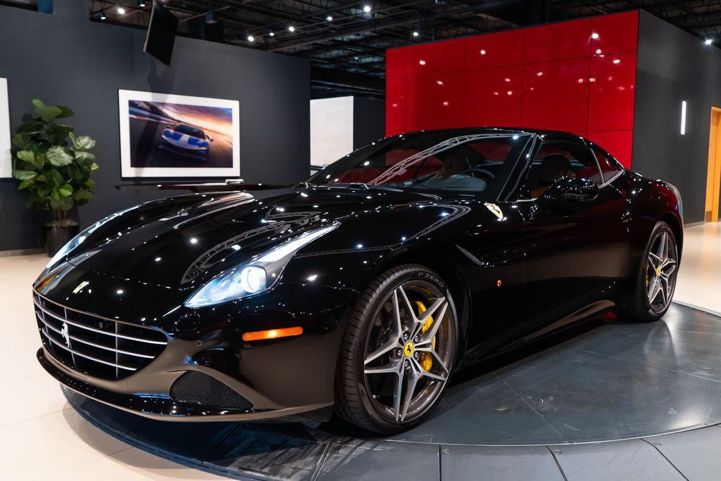 http://www.koenigseggchicago.com/galleria_images/98/98_p51_l.jpg
