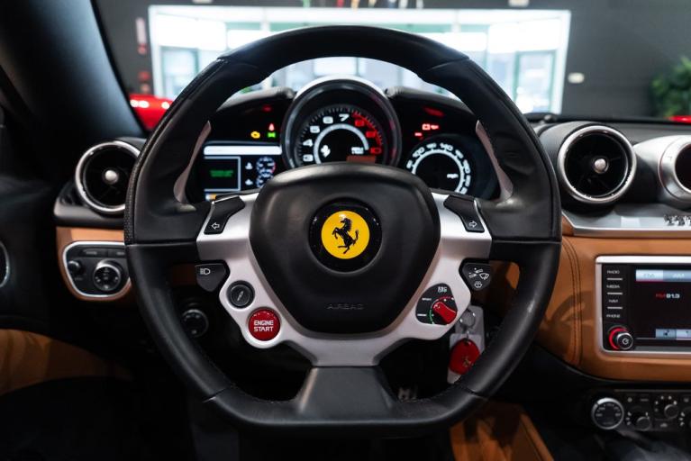 http://www.koenigseggchicago.com/galleria_images/98/98_p5_f.jpg