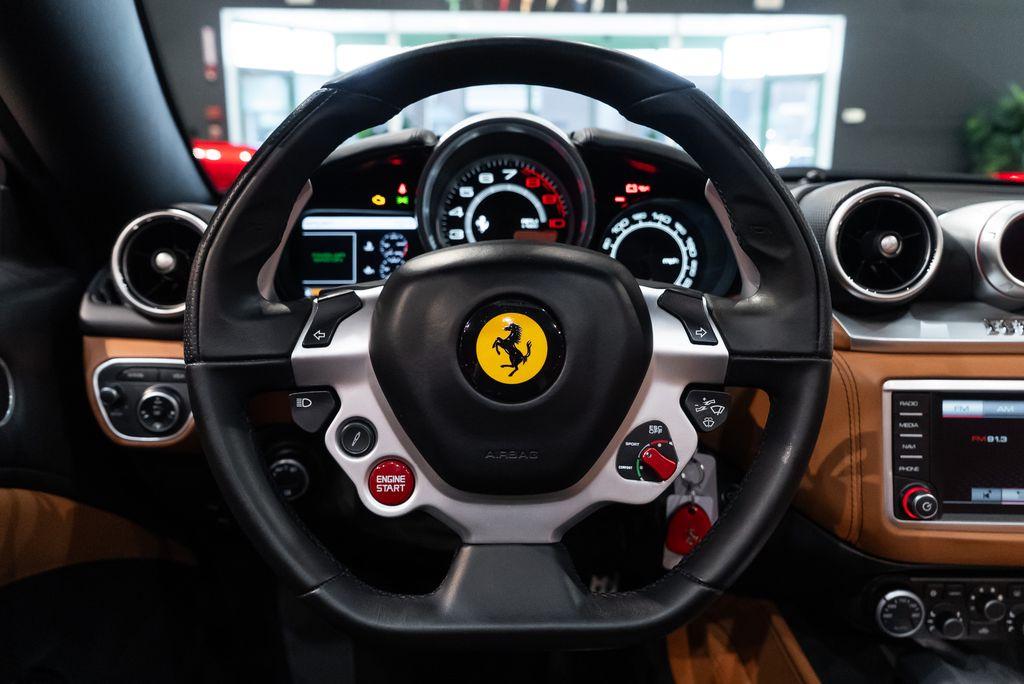 http://www.koenigseggchicago.com/galleria_images/98/98_p5_l.jpg