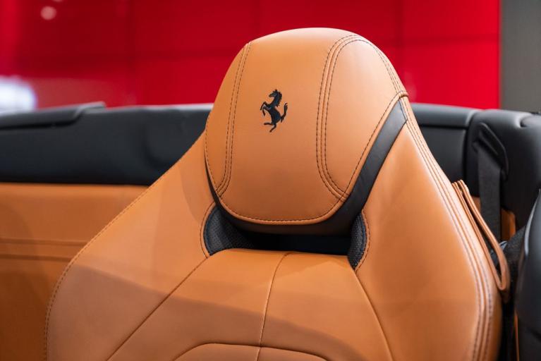 http://www.koenigseggchicago.com/galleria_images/98/98_p6_f.jpg