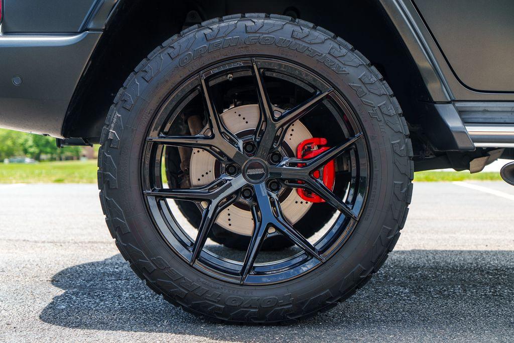 http://www.koenigseggchicago.com/galleria_images/99/99_p14_l.jpg