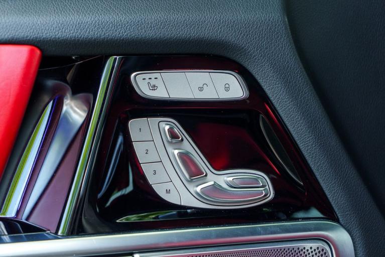 http://www.koenigseggchicago.com/galleria_images/99/99_p25_f.jpg